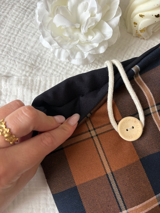 Pochette à livres à carreaux