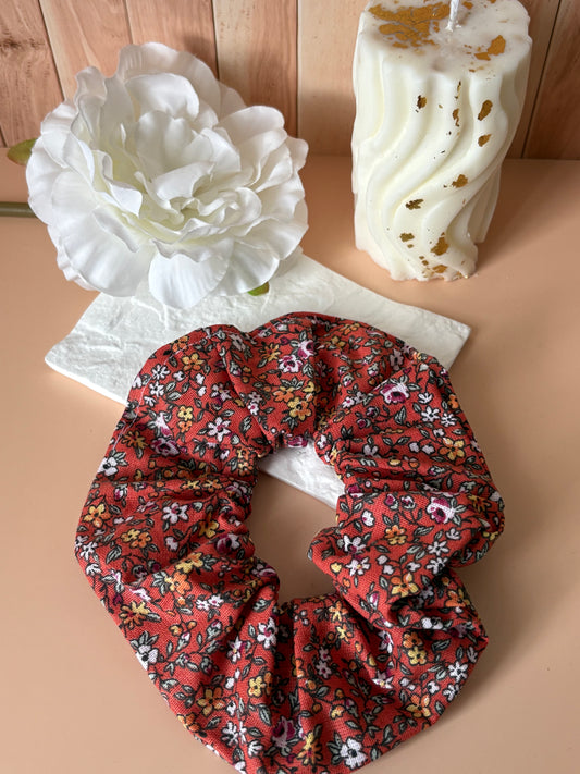 Chouchou fleuri fond terracotta