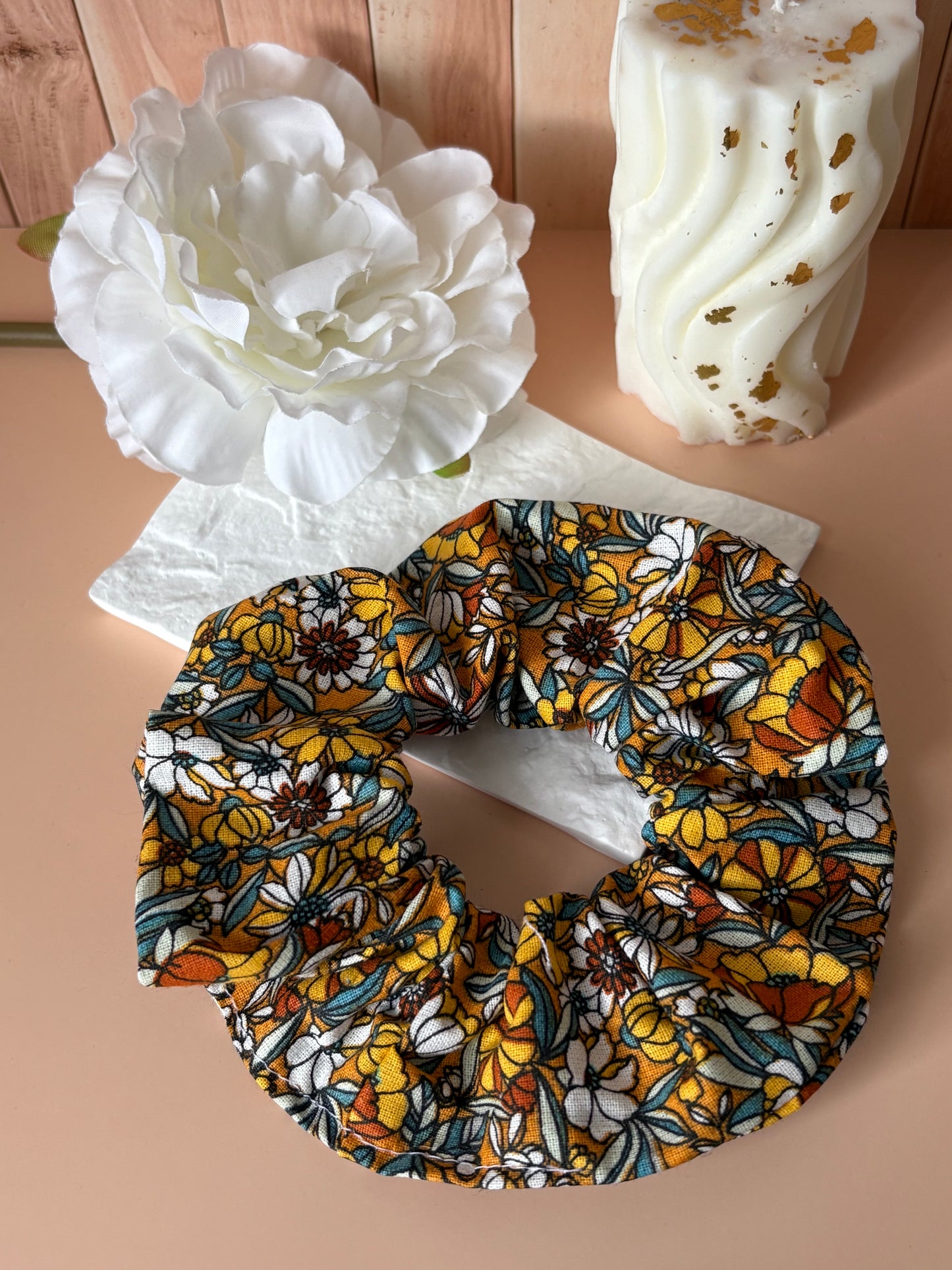 Chouchou fleuri jaune/moutarde