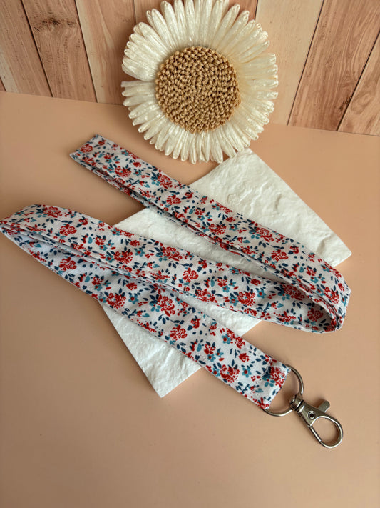 Porte badge blanc fleuri