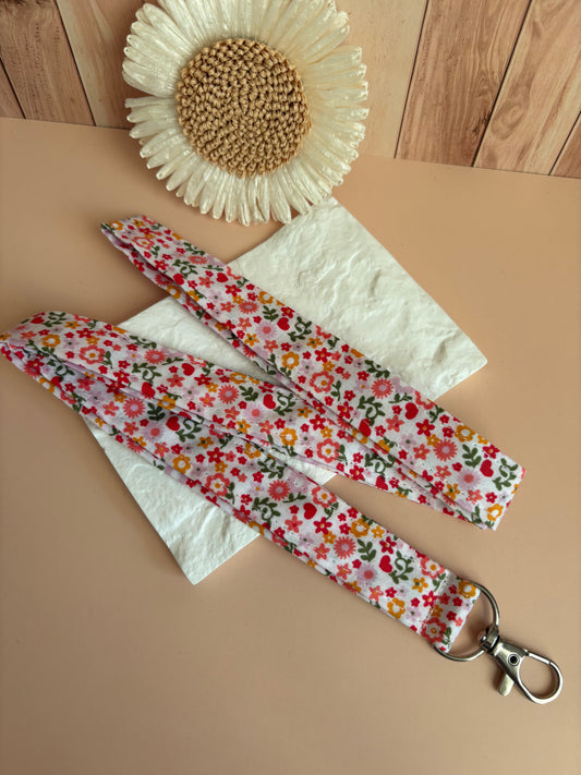 Porte badge coeurs et fleurs